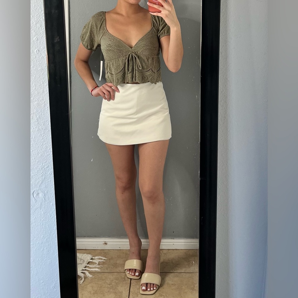 NWT romantic Boho Olive green eyelet lace tie front peasant cropped top sz XS